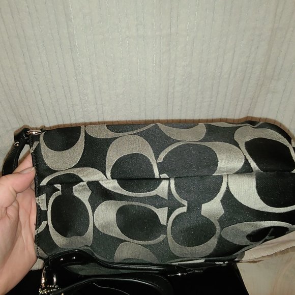 Coach Campbell Signature Belle Carryall - Picture 14 of 15